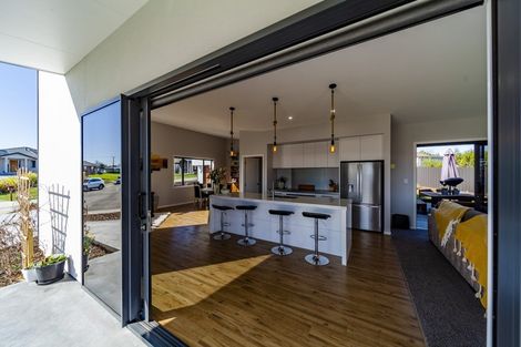 Photo of property in 10 Apatu Place, Waipukurau, 4200