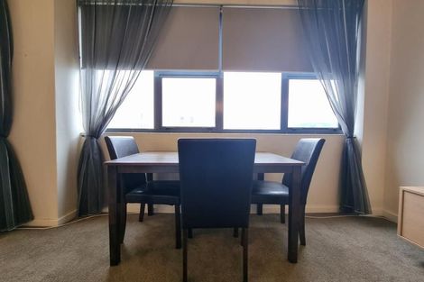 Photo of property in 17 Kent Terrace - Kent Apartments, 5e/16 Kent Terrace, Mount Victoria, Wellington, 6011