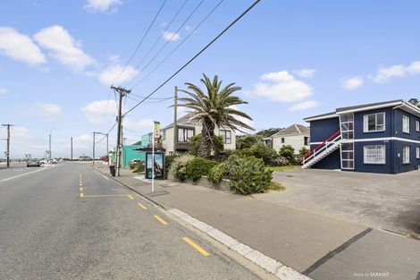 Photo of property in 1/218 Onepu Road, Lyall Bay, Wellington, 6022