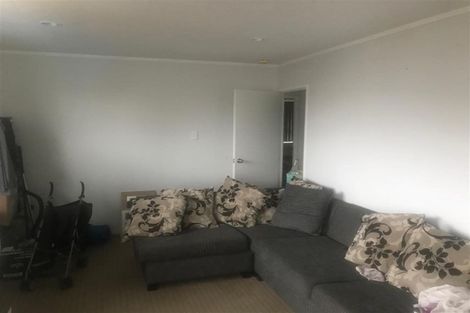 Photo of property in 98 Reynella Drive, Massey, Auckland, 0614