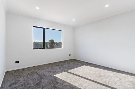 Photo of property in 8e Kent Road, Manurewa, Auckland, 2102