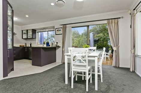 Photo of property in 37 Condor Place, Unsworth Heights, Auckland, 0632