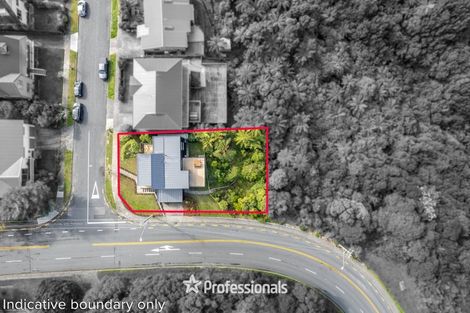 Photo of property in 2 Stanhope Grove, Korokoro, Lower Hutt, 5012