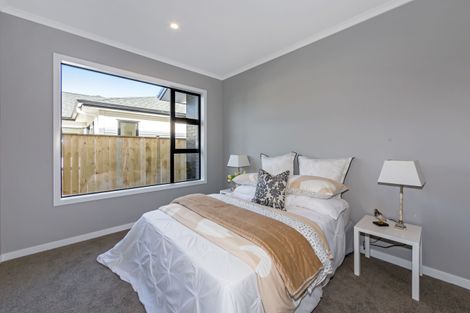 Photo of property in 13 Boocock Crescent, Orewa, 0931