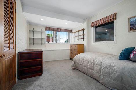 Photo of property in 11 Mcmillan Place, Mellons Bay, Auckland, 2014