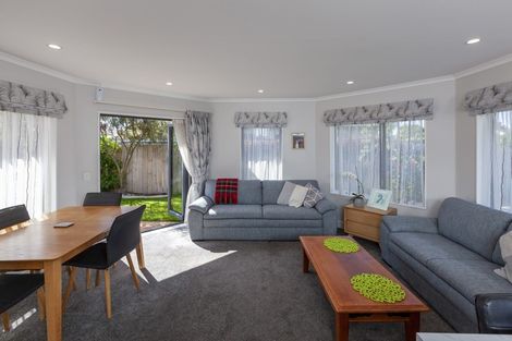 Photo of property in 68 Guildford Drive, Paraparaumu, 5032