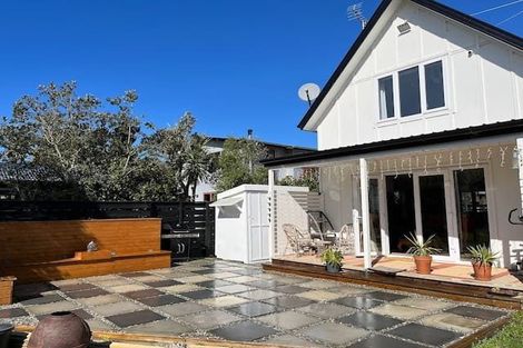 Photo of property in 12 Broadway Avenue, Waikuku Beach, 7473