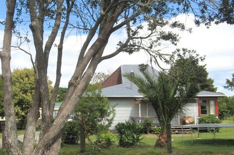 Photo of property in 1 Gore Street, Tolaga Bay, 4077