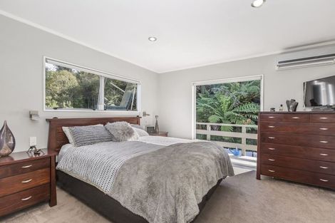 Photo of property in 2/9 Stitchbird Close, Murrays Bay, Auckland, 0630