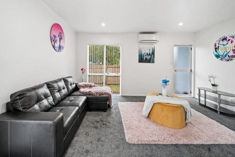 Photo of property in 1/3 Sparrow Place, Weymouth, Auckland, 2103
