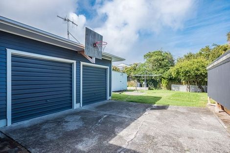 Photo of property in 2 Konini Grove, Raumati Beach, Paraparaumu, 5032