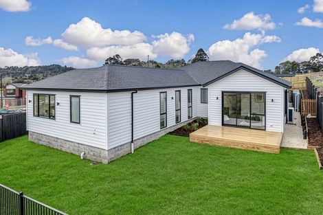 Photo of property in 4 Wheki Place, Swanson, Auckland, 0614