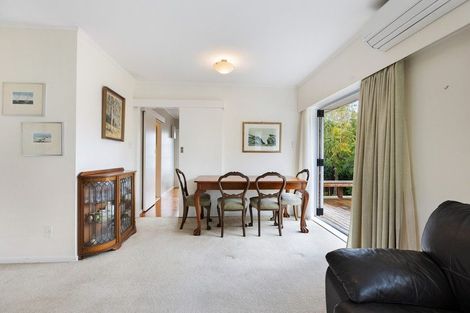 Photo of property in 2/5 Evelyn Place, Hillcrest, Auckland, 0627