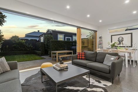 Photo of property in 3 Wynyard Road, Mount Eden, Auckland, 1024