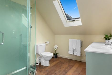 Photo of property in 100 Willowview Drive, Redwood, Christchurch, 8051