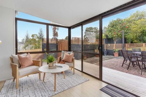 Photo of property in 62 Hellyers Street, Birkdale, Auckland, 0626