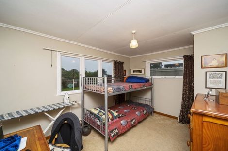 Photo of property in 1 Aytoun Street, Opunake, 4616