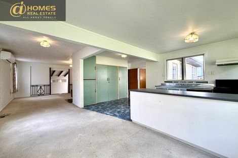 Photo of property in 16 Edgewood Way, Henderson, Auckland, 0612