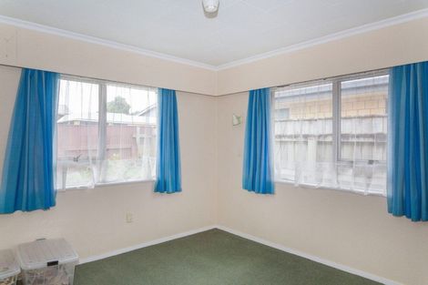 Photo of property in 5 Gladstone Street, Dannevirke, 4930