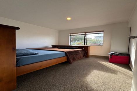 Photo of property in 16 Faram Place, Massey, Auckland, 0614