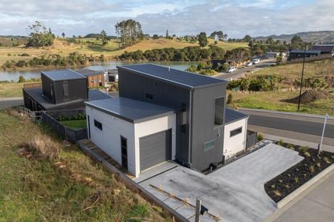 Photo of property in 2 Taeore Lane, Raglan, 3225