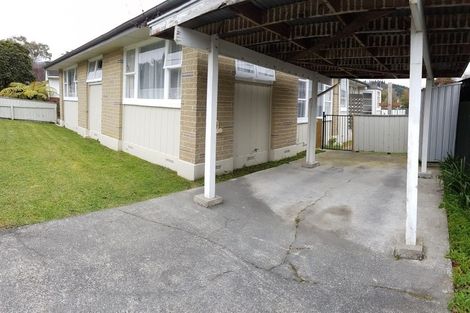 Photo of property in 1/6 Moeraki Road, Maoribank, Upper Hutt, 5018