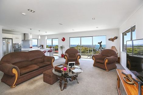 Photo of property in 10 Scott Street, Moturoa, New Plymouth, 4310