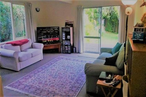 Photo of property in 2/56 Peach Road, Glenfield, Auckland, 0629