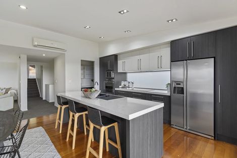 Photo of property in 4 Ravello Rise, Flat Bush, Auckland, 2019