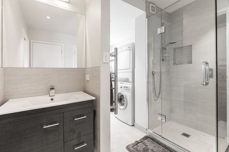 Photo of property in 3/2 Beach Road, Castor Bay, Auckland, 0620