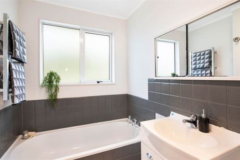 Photo of property in 71a Clifford Road, Johnsonville, Wellington, 6037