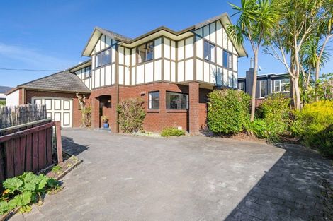 Photo of property in 90a Govett Avenue, Frankleigh Park, New Plymouth, 4310
