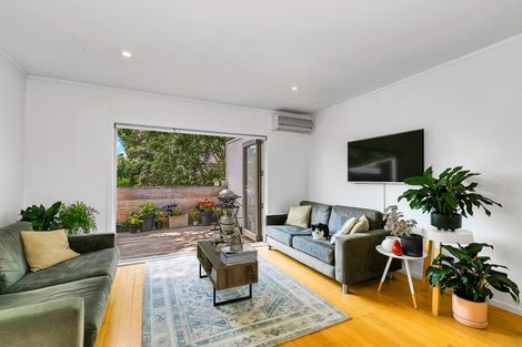 Photo of property in 1/5 Larchwood Avenue, Westmere, Auckland, 1022