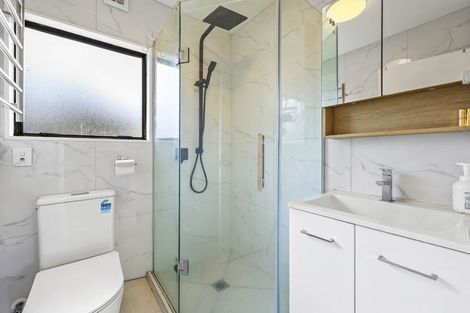 Photo of property in 2/10 Ennis Avenue, Pakuranga Heights, Auckland, 2010