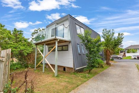 Photo of property in 1/17 Ribblesdale Road, Henderson, Auckland, 0612