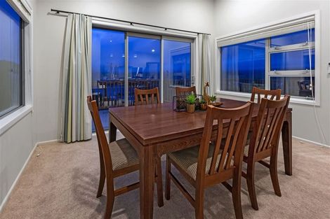 Photo of property in 20 Madeira Close, Whitby, Porirua, 5024