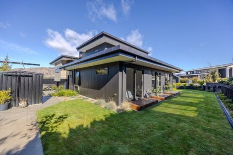 Photo of property in 8 Mills Road, Wanaka, 9305