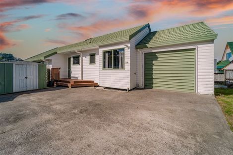 Photo of property in 43b Gledstane Road, Stanmore Bay, Whangaparaoa, 0932