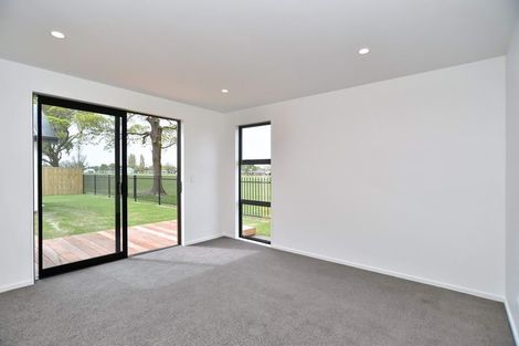 Photo of property in 21 Malaga Crescent, Harewood, Christchurch, 8051