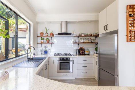 Photo of property in 4a Seapoint Road, Bluff Hill, Napier, 4110