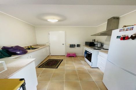 Photo of property in 10a Elizabeth Drive, West Harbour, Auckland, 0618