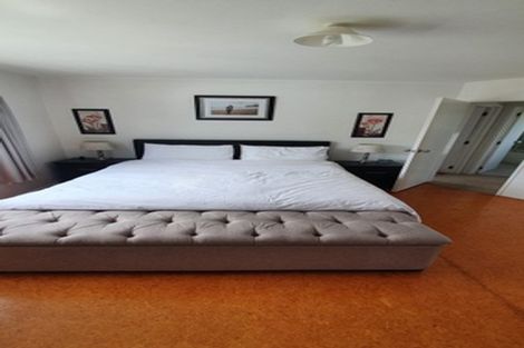 Photo of property in 2/22 Lambrown Drive, Totara Vale, Auckland, 0629