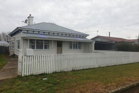 Photo of property in 6 Julian Street, Eltham, 4322