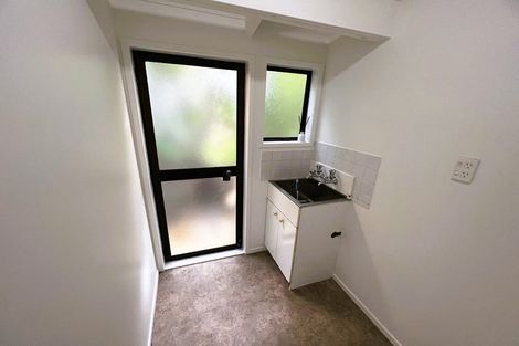 Photo of property in 1/537 Glenfield Road, Glenfield, Auckland, 0629