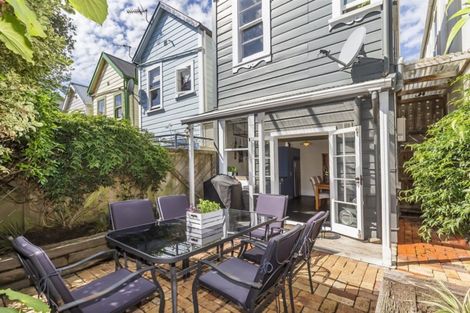 Photo of property in 8 Porritt Avenue, Mount Victoria, Wellington, 6011