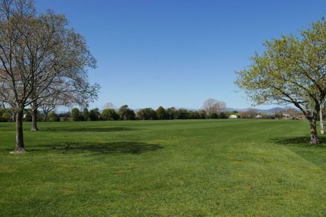 Photo of property in 16 Clivedon Place, Redwood, Christchurch, 8051