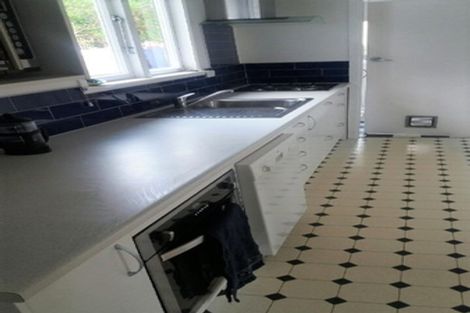 Photo of property in 37 Pukatea Street, Eastbourne, Lower Hutt, 5013