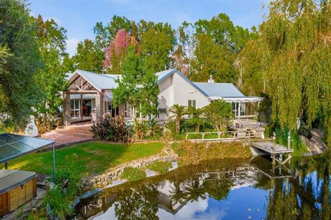 Photo of property in 252 Boord Crescent, Kumeu, 0891