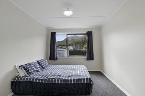 Photo of property in 104 Hewer Crescent, Naenae, Lower Hutt, 5011