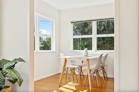 Photo of property in 2 Talavera Place, Te Atatu South, Auckland, 0602